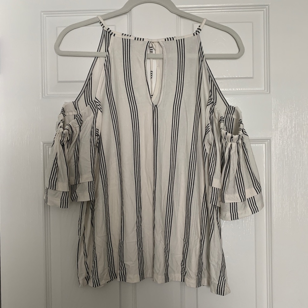 Cold shoulder top